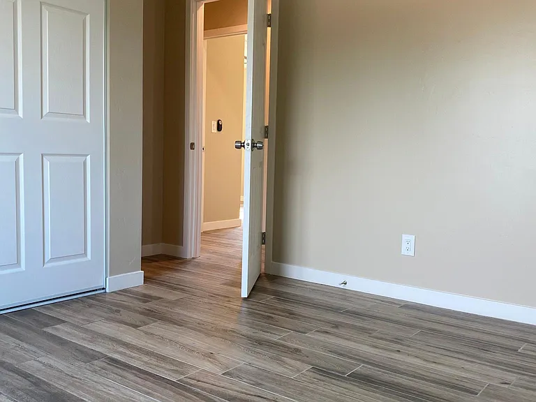 6146 Dorothy Dr — Photo 12