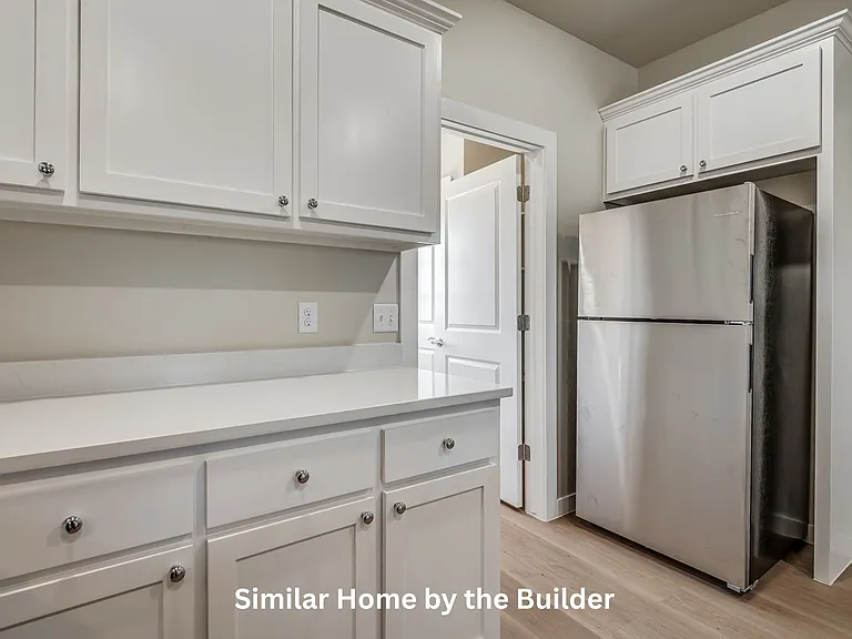 121 Sterling Dr — Photo 7