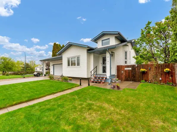 2121 W Hull Way NE, Medicine Hat, AB T1C 1R9