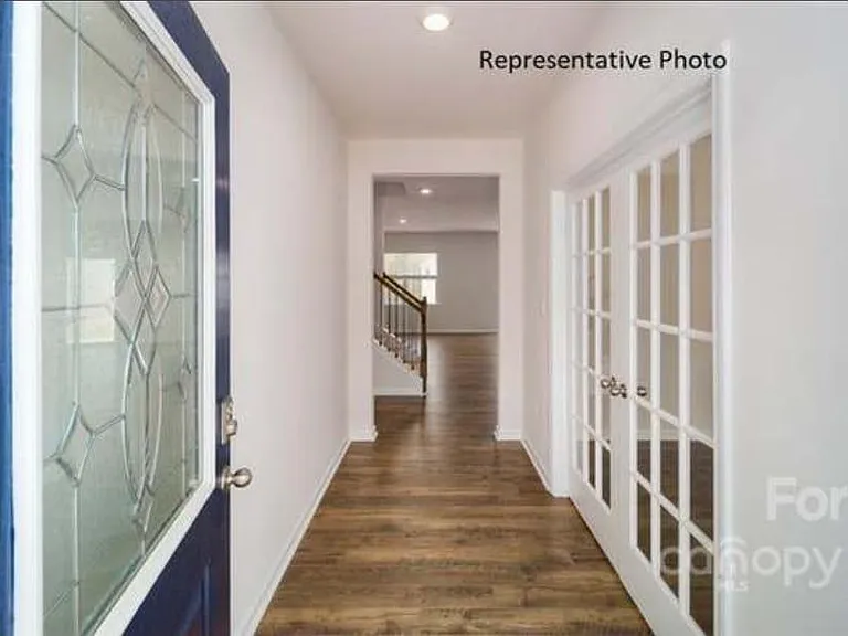 4014 Village Blvd — Photo 2
