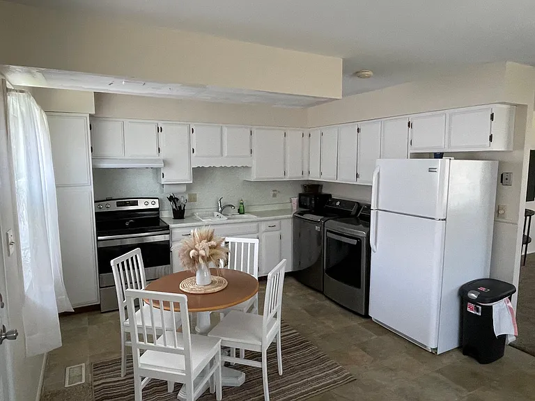 2625 Rochester Ave — Photo 7