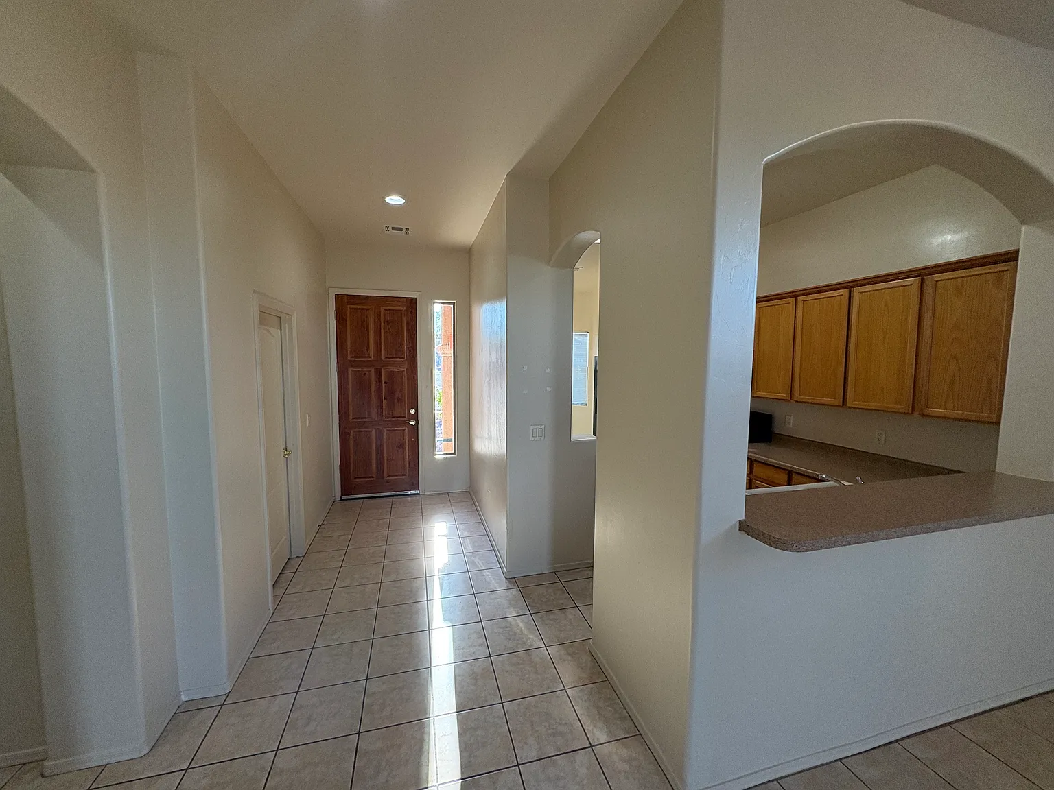 3 bed, 1713 sqft, $1,900 — Photo 3