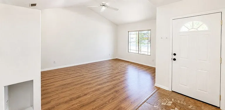 2602 S Saratoga — Photo 3