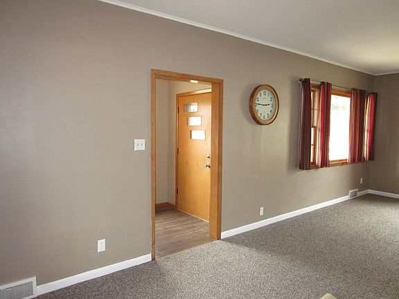 4th image of 314 1st Ave SE