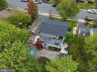 102 N Garfield Rd, Sterling, VA 20164