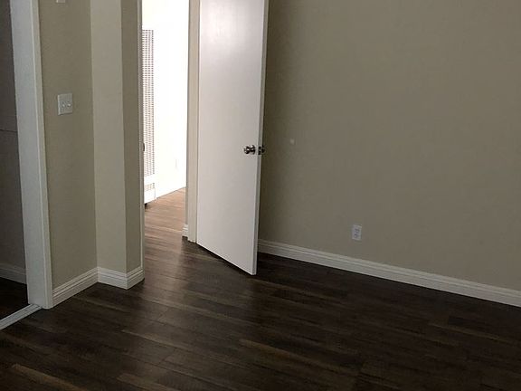 4th image of 201 S Oak Knoll Ave APT 1