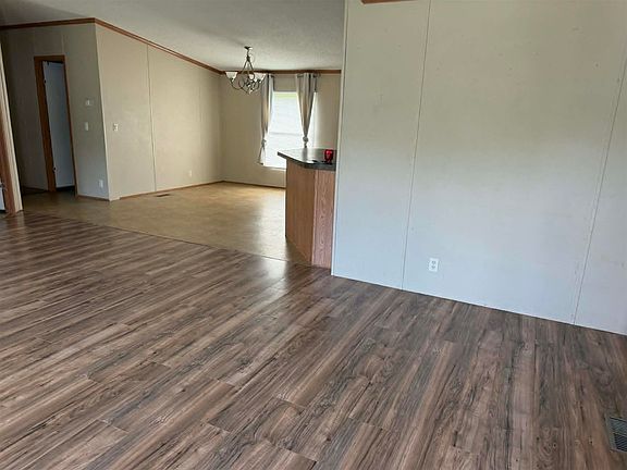 2nd image of 156 Robins Nest Dr