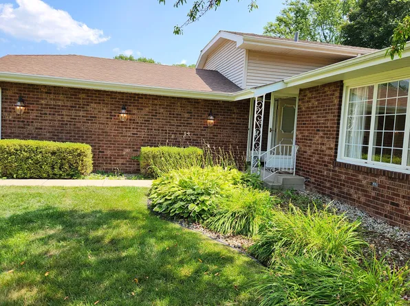 638 Hillside Dr, Dyer, IN 46311