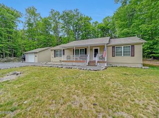 116 Hillcrest Dr, Dingmans Ferry, PA 18426