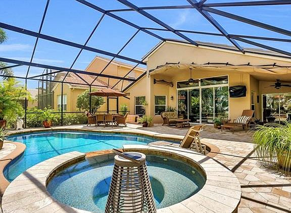 2nd image of 2418 Butterfly Palm Dr