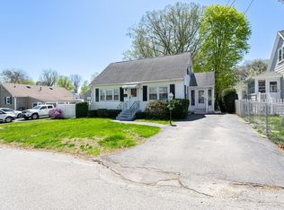 49 Brunswick St, Lowell, MA 01852