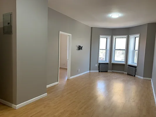 Rented by Remax Edge | media 27