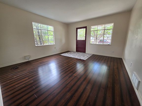3rd image of 1409 Apple Ave