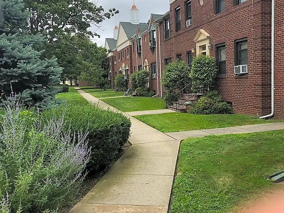 1st image of 660 Tulip Ave