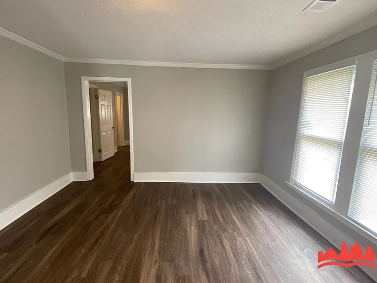1532 Barton St — Photo 6