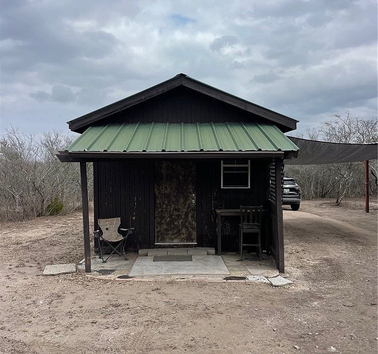 1st image of 250 Live Oak Spur