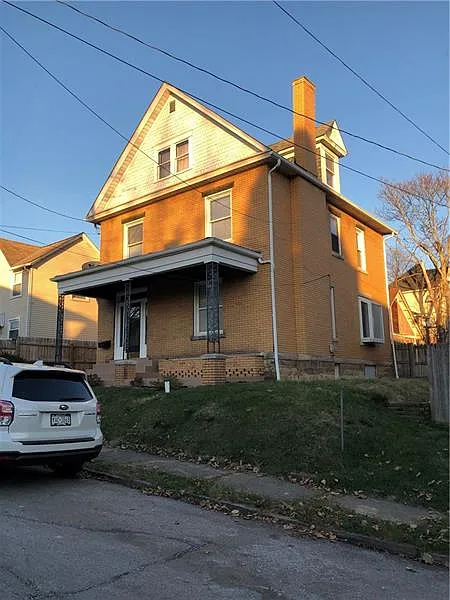 307 N Elm St photo 1