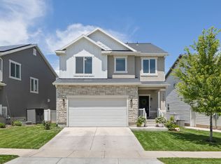 1738 W Stone Gate Dr, Saratoga Springs, UT 84045