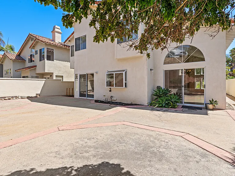 4626 Tarantella Ln — Photo 32