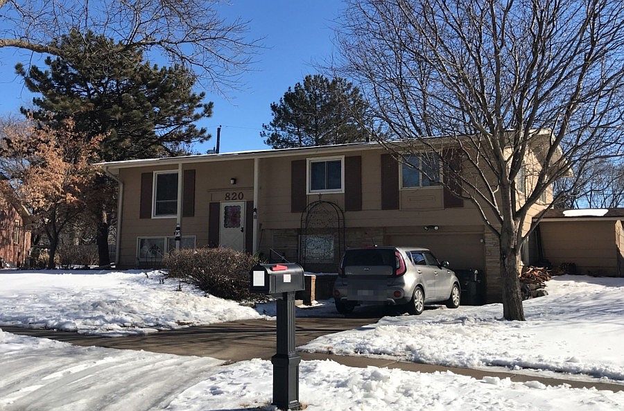 2nd image of 820 E Sanborn Dr