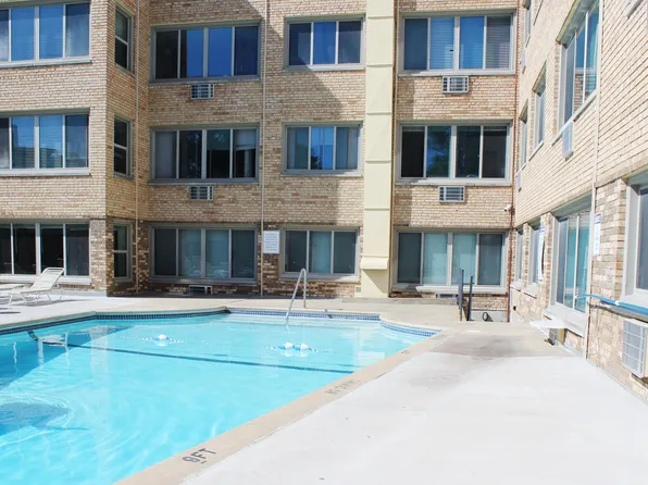 2727 43rd St W #206, Minneapolis, MN 55410