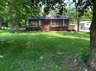2516 Royal Oaks Dr, Freeport, IL 61032