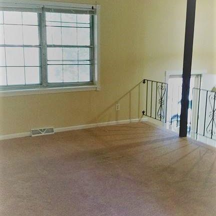 Light & Bright Living Room w/ Ceiling Fan