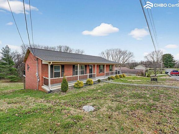 4th image of 490 Beechwood Cir