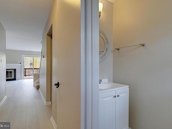 4th image of 1509 Marlborough Ct