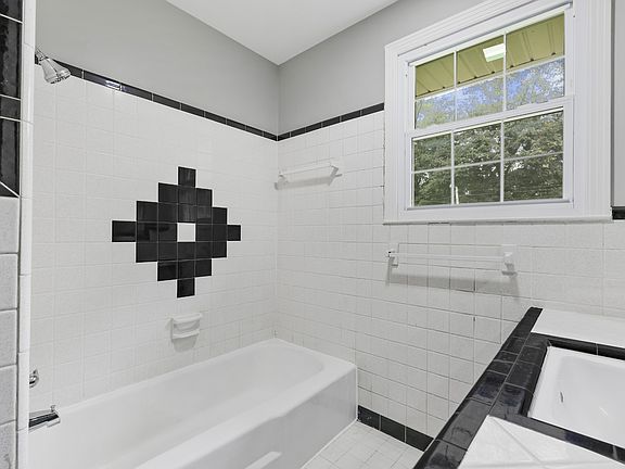 5th image of 1347 Gibson Dr