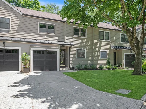 15 High Oaks Court, Huntington, NY 11743
