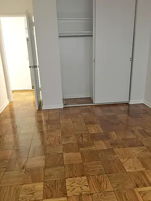 Rented by Rhona Realty | media 25
