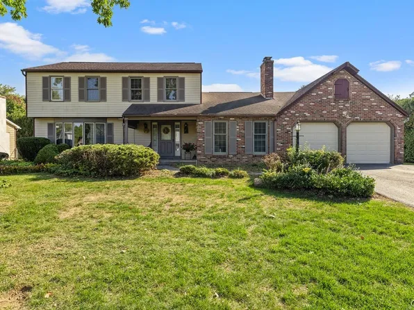 110 Kaymar Dr, North Syracuse, NY 13212