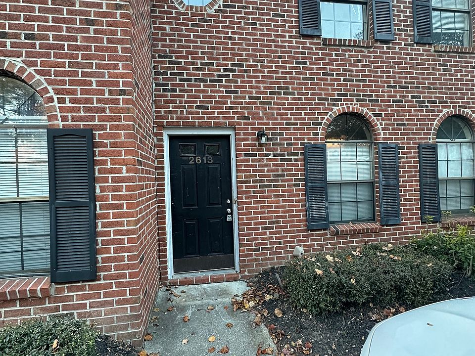 1st image of 2617 Parkside Way