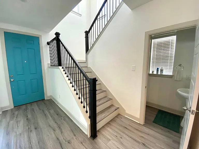 1577 Jackson St — Photo 5