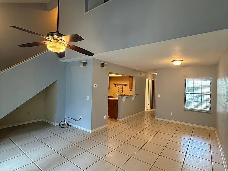 7200 SW 8th Ave #T128 — Photo 4