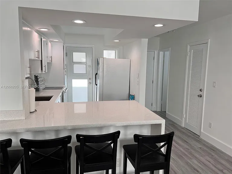 240 Galen Dr #302 — Photo 7