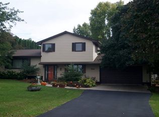 764 E Eagle Rd, Waterloo, IA 50701