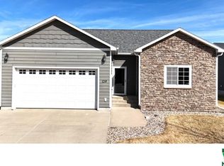1219 Rockwell Trl, Vermillion, SD 57069