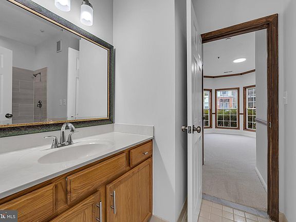 5th image of 4139 Fountainside Ln Unit F104