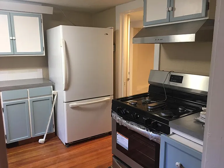 819 Mathews St — Photo 6