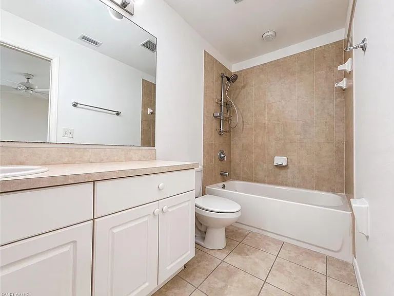 1407 W 10th St — Photo 12