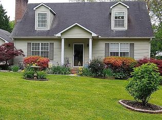 3221 Rocky Waters Dr, Louisville, TN 37777