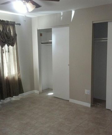5th image of 1395 Meadowbrook St