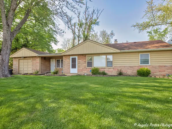 486 Maplewood Dr, Antioch, IL 60002