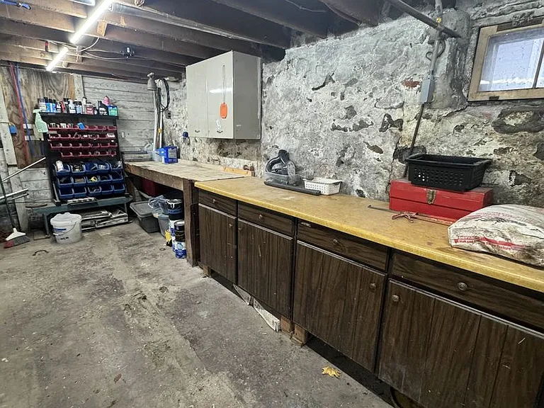 408 W Douglass Ave — Photo 26