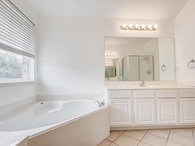6107 Lakecrest Dr — Photo 26
