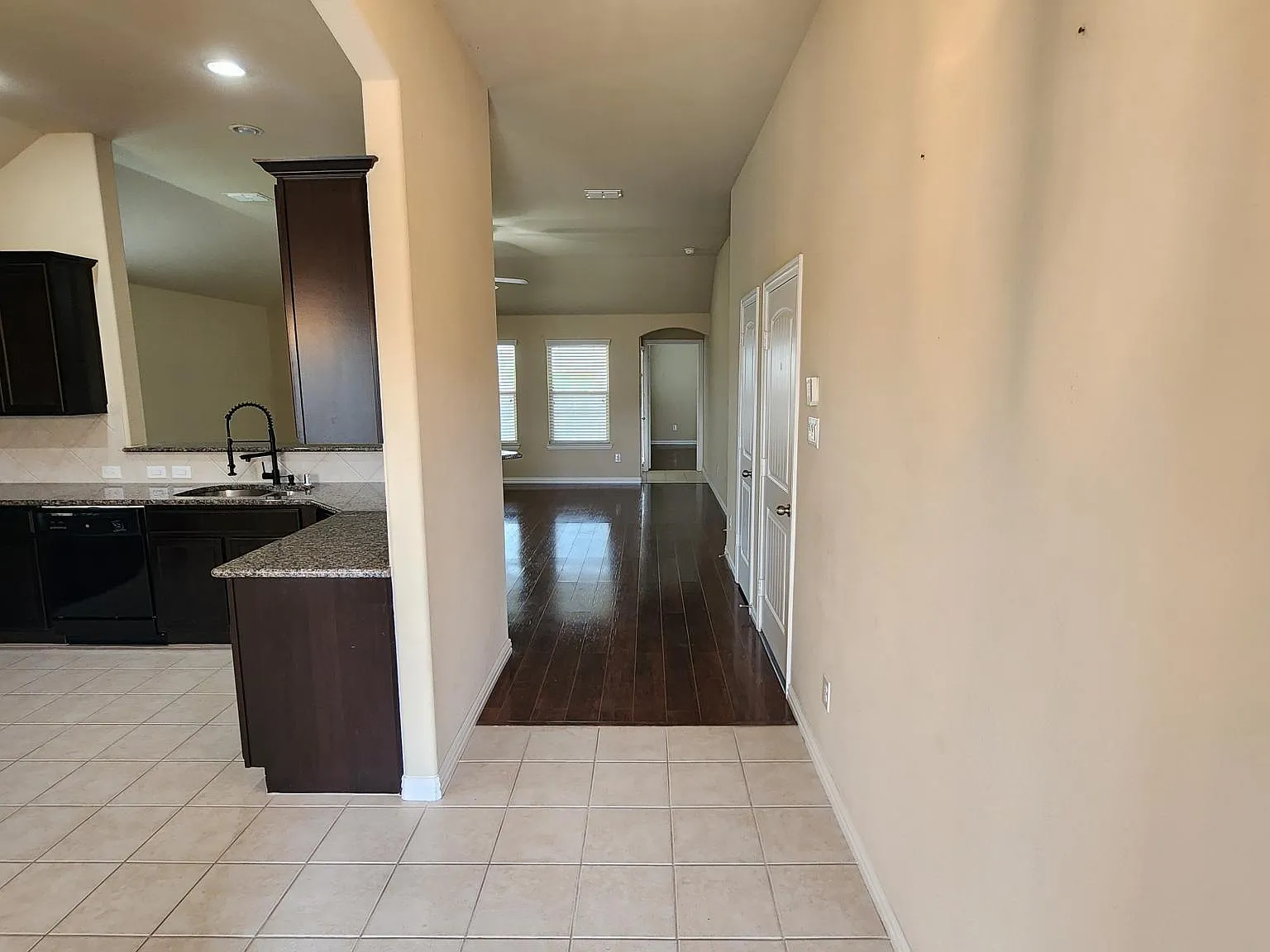 3 bed, 1592 sqft, $1,950 — Photo 2