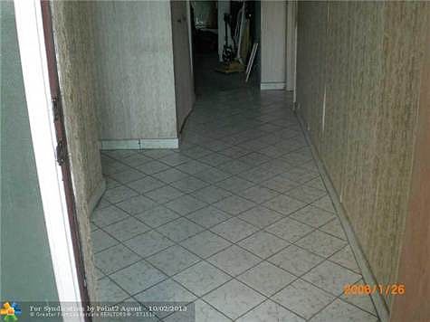 4th image of 2571 Aragon Blvd APT 122