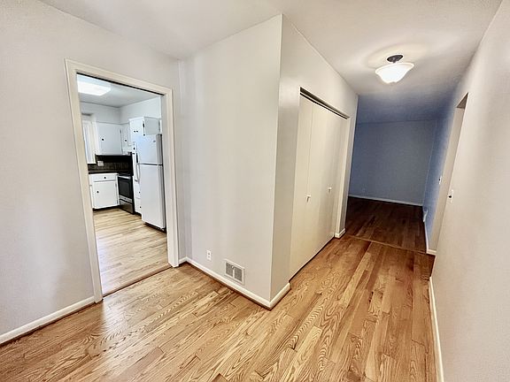 3rd image of 6901 Woodbank Dr